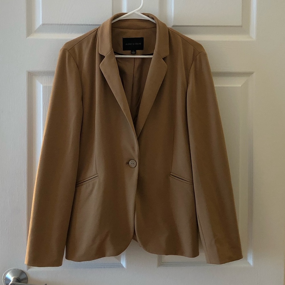 Tan Audrey & Celine blazer